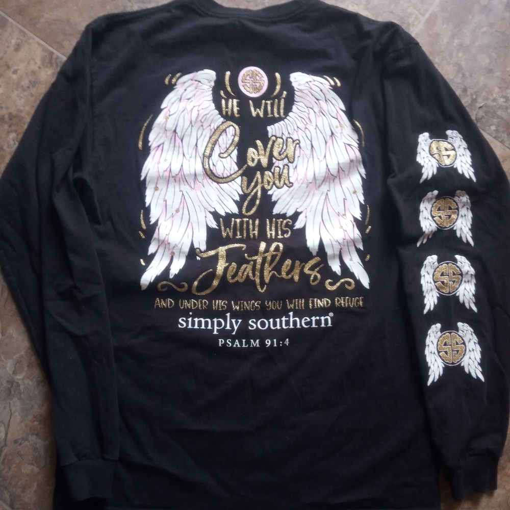 Women's Simply Southern long sleeve size Medium